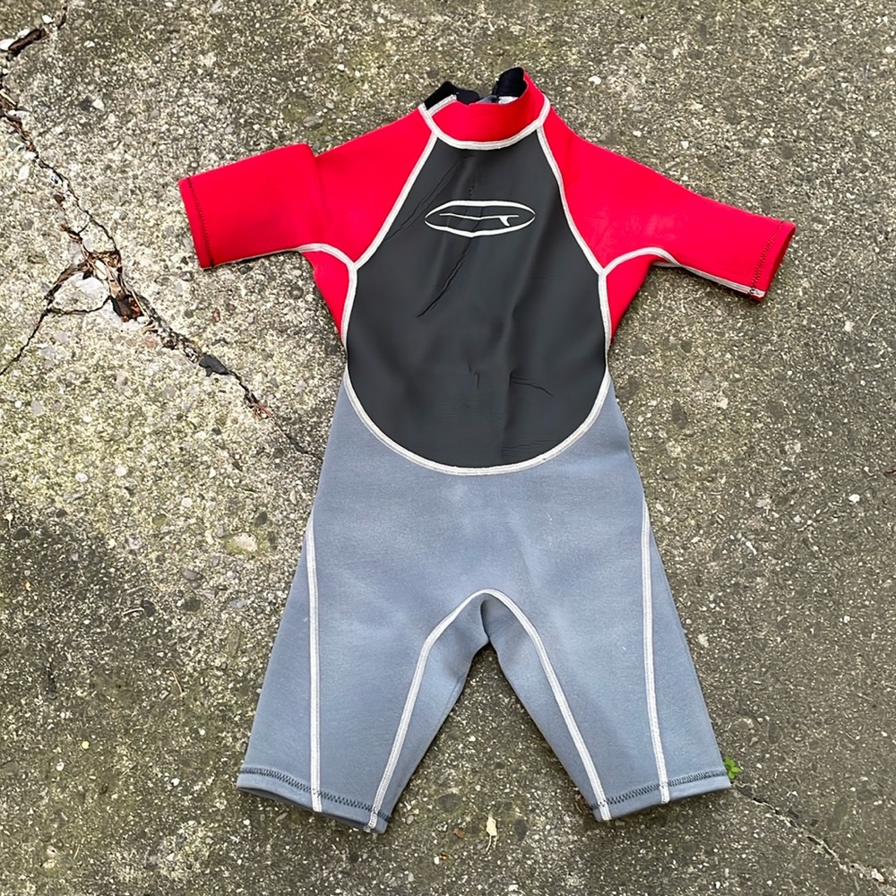Gap kid’s wetsuit